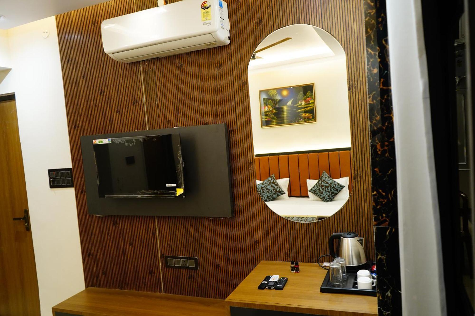 Hotel Shakuntla Palace - 400 Meters Away From Vishnu Pad Temple 7 Mins Walk Gaya Luaran gambar