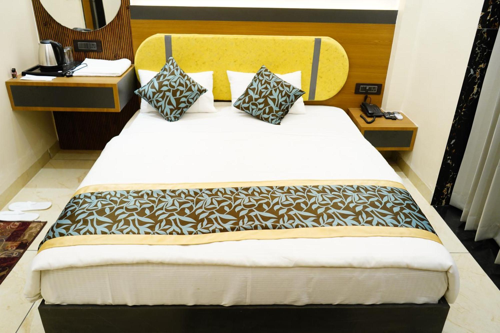 Hotel Shakuntla Palace - 400 Meters Away From Vishnu Pad Temple 7 Mins Walk Gaya Luaran gambar