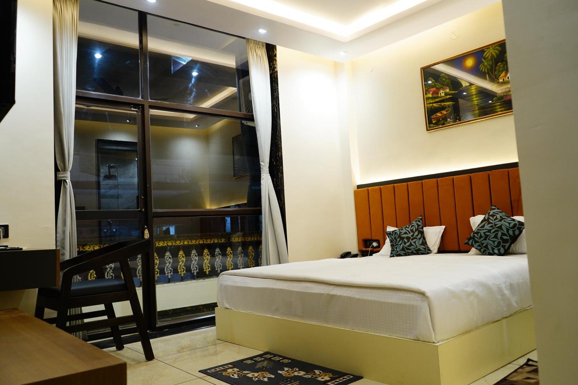 Hotel Shakuntla Palace - 400 Meters Away From Vishnu Pad Temple 7 Mins Walk Gaya Luaran gambar