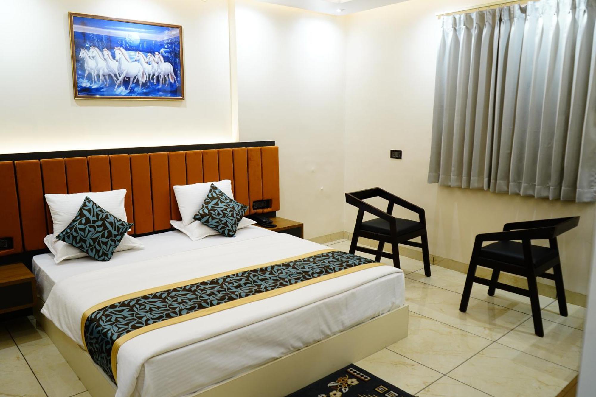 Hotel Shakuntla Palace - 400 Meters Away From Vishnu Pad Temple 7 Mins Walk Gaya Luaran gambar