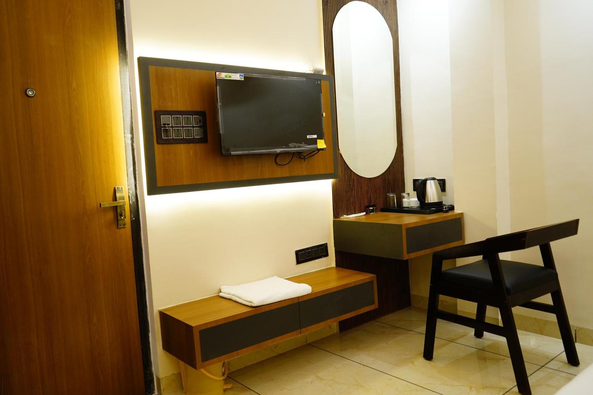 Hotel Shakuntla Palace - 400 Meters Away From Vishnu Pad Temple 7 Mins Walk Gaya Luaran gambar