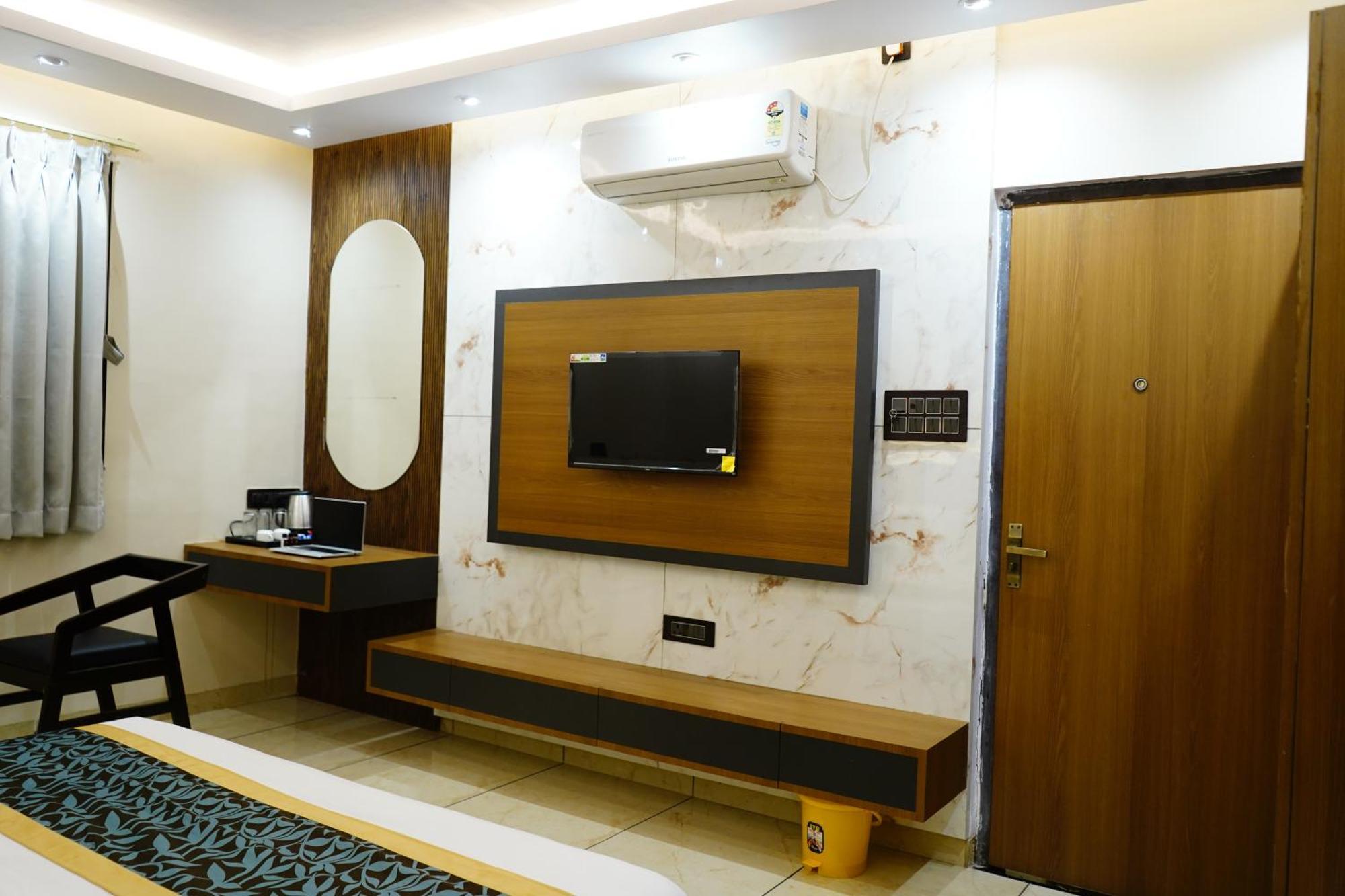 Hotel Shakuntla Palace - 400 Meters Away From Vishnu Pad Temple 7 Mins Walk Gaya Luaran gambar