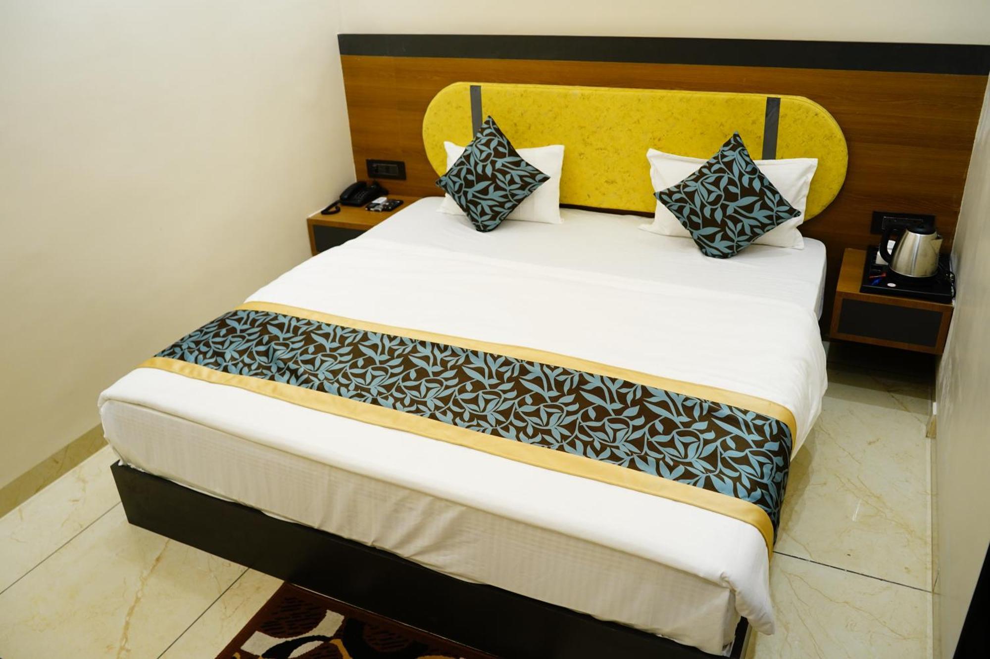 Hotel Shakuntla Palace - 400 Meters Away From Vishnu Pad Temple 7 Mins Walk Gaya Luaran gambar
