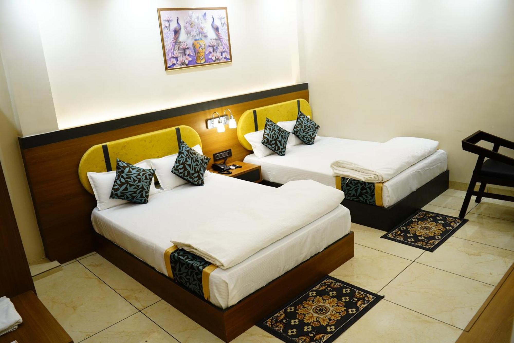 Hotel Shakuntla Palace - 400 Meters Away From Vishnu Pad Temple 7 Mins Walk Gaya Luaran gambar