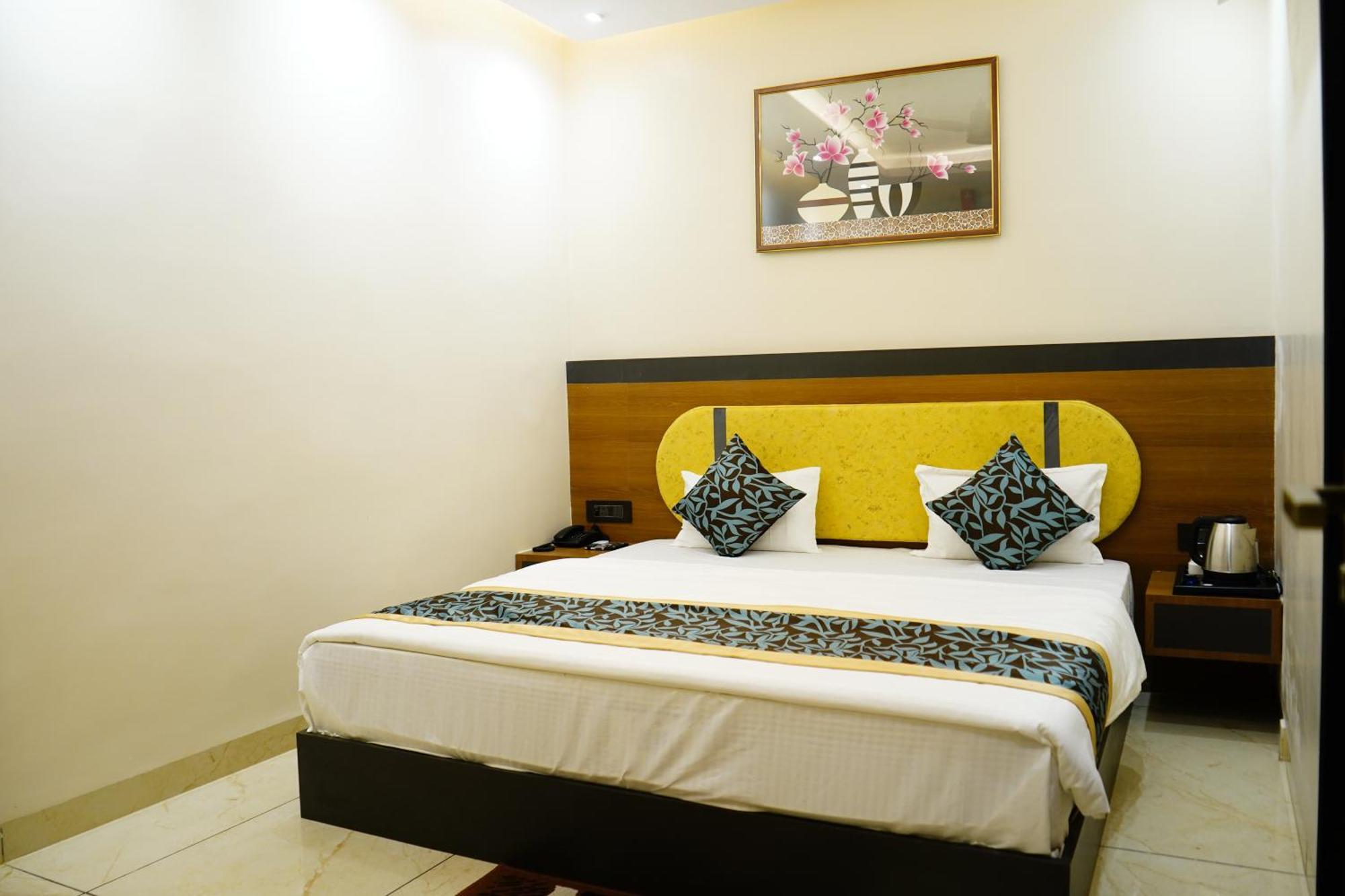 Hotel Shakuntla Palace - 400 Meters Away From Vishnu Pad Temple 7 Mins Walk Gaya Luaran gambar