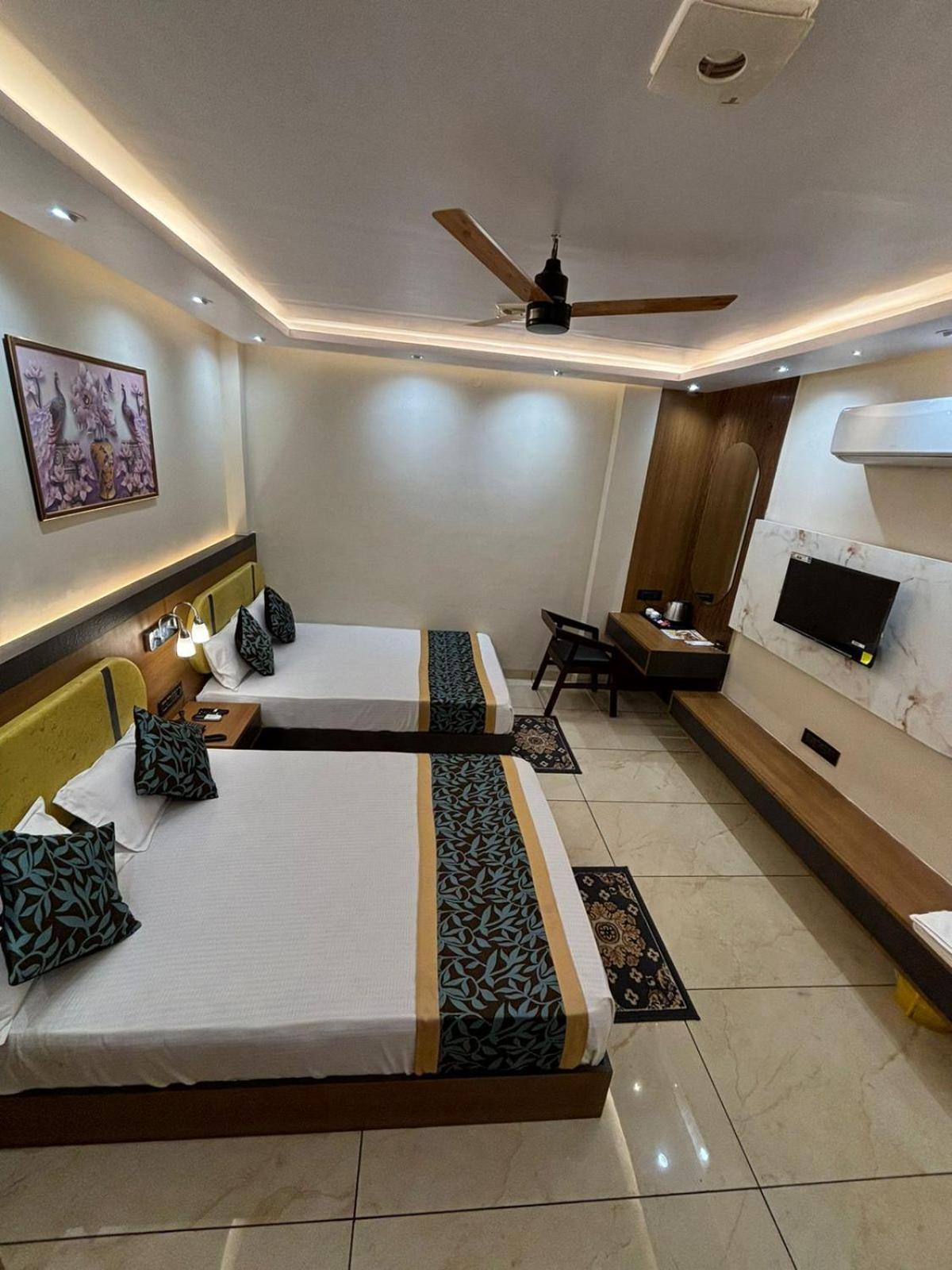 Hotel Shakuntla Palace - 400 Meters Away From Vishnu Pad Temple 7 Mins Walk Gaya Luaran gambar