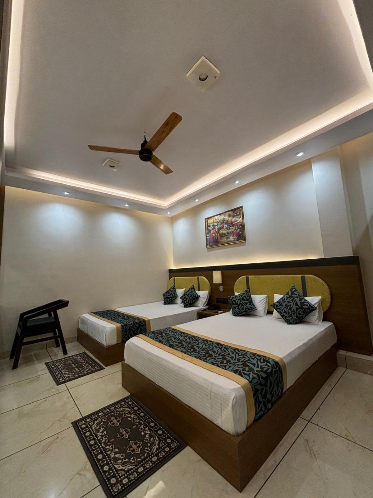 Hotel Shakuntla Palace - 400 Meters Away From Vishnu Pad Temple 7 Mins Walk Gaya Luaran gambar
