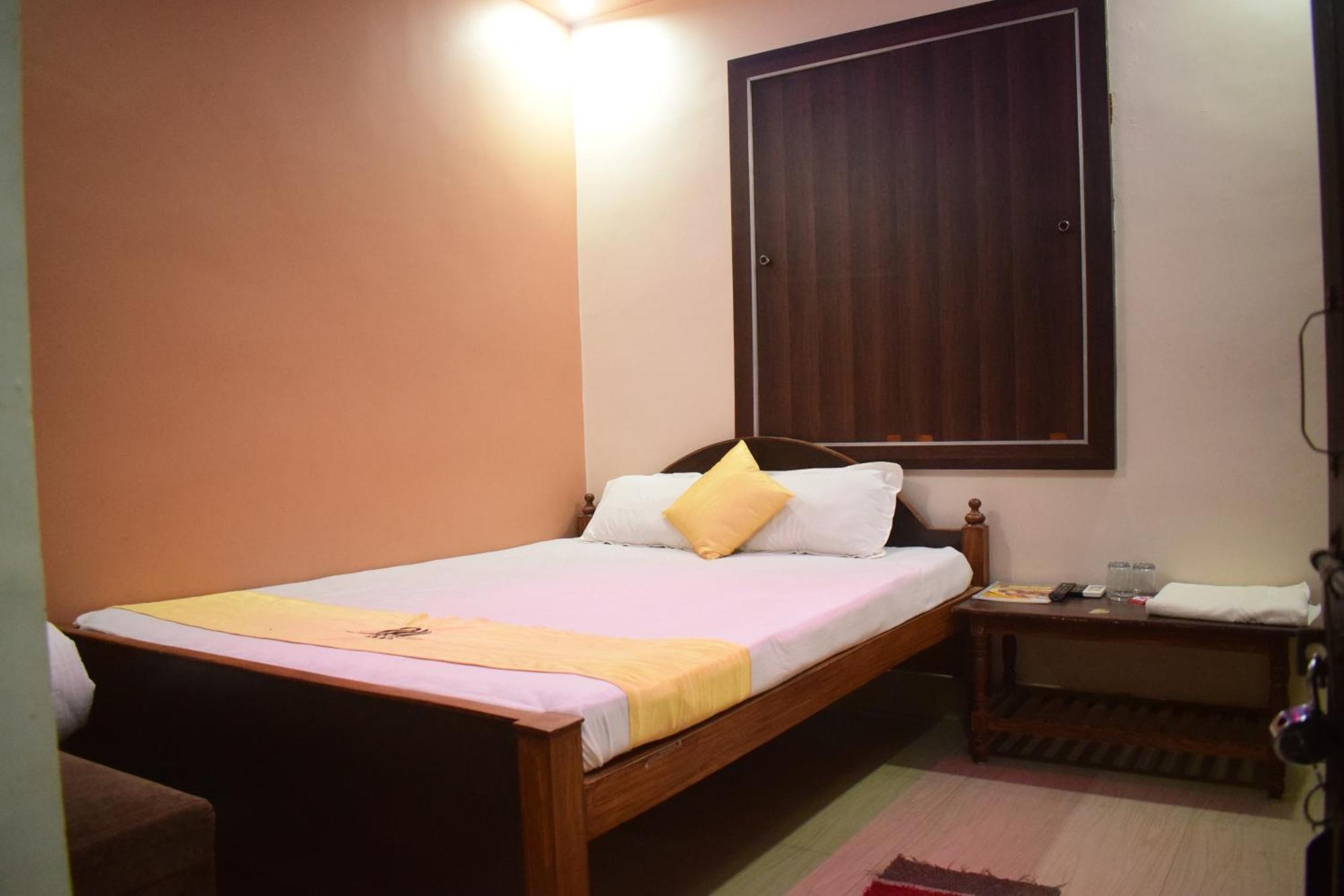 Hotel Shakuntla Palace - 400 Meters Away From Vishnu Pad Temple 7 Mins Walk Gaya Luaran gambar